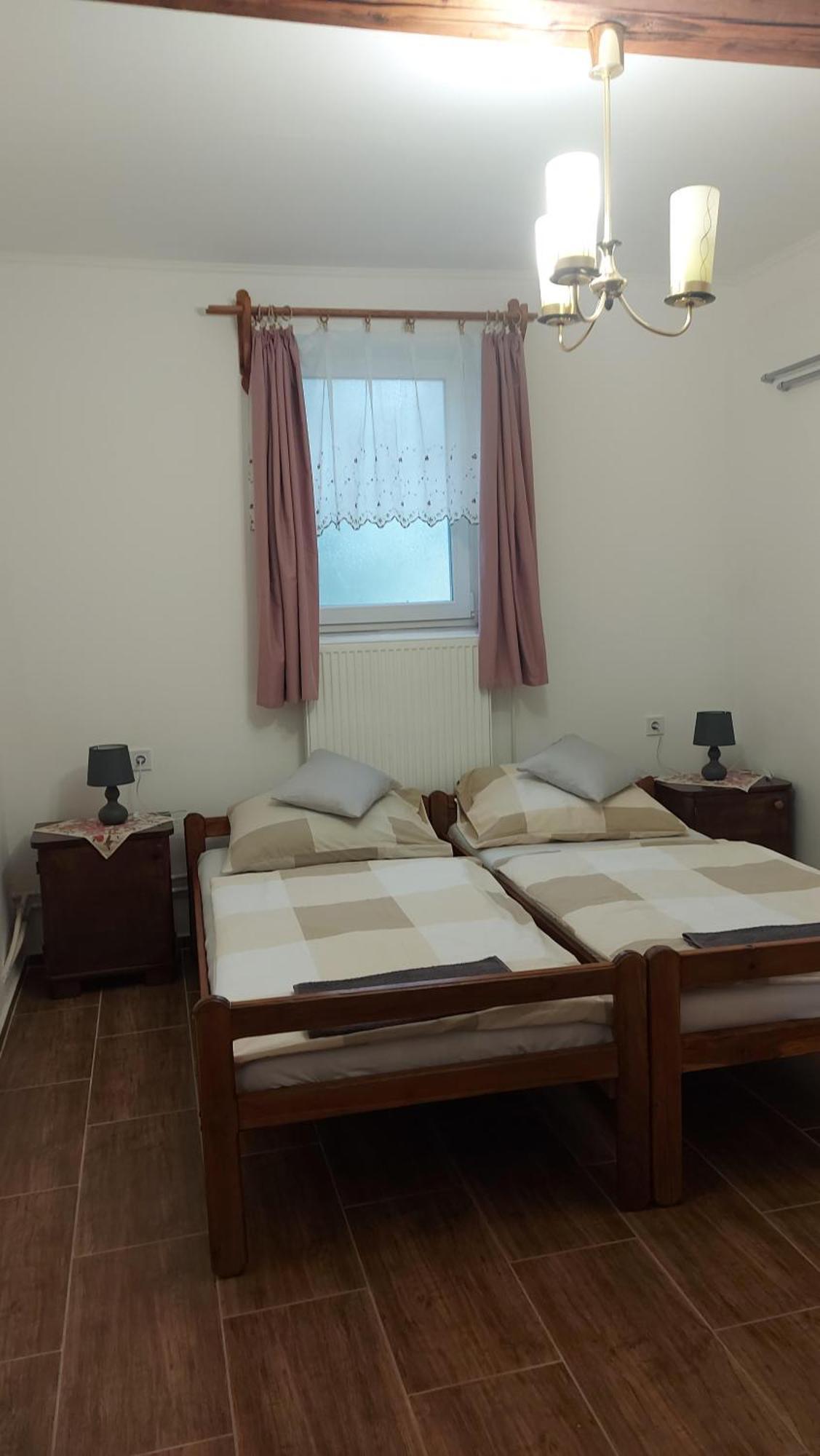 Anna Apartman Apartment Maroslele Exterior photo