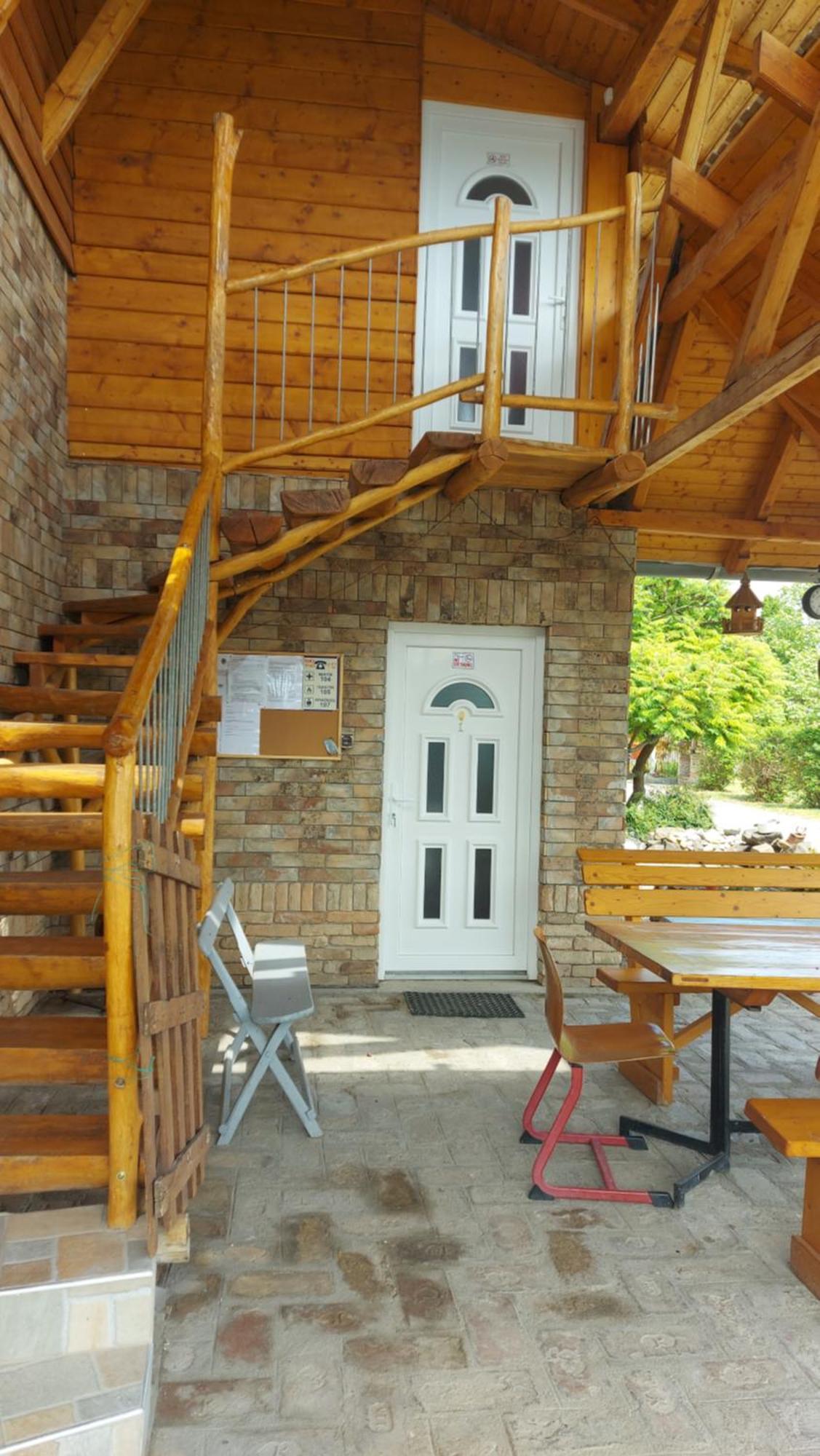 Anna Apartman Apartment Maroslele Exterior photo